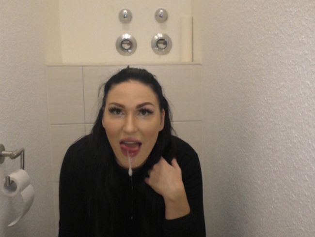 Mira Grey Porno Video: Kampf mit dem schw**z - deep***oat bis die Tränen kommen!