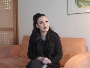 Mira Grey Porno Video: Unheilbar s*xkrank - ich mache es mit jedem !